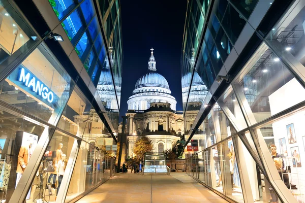 St Pauls di notte a Londra — Foto Stock