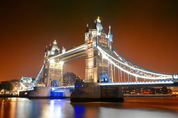 Tower Bridge la nuit — Photo