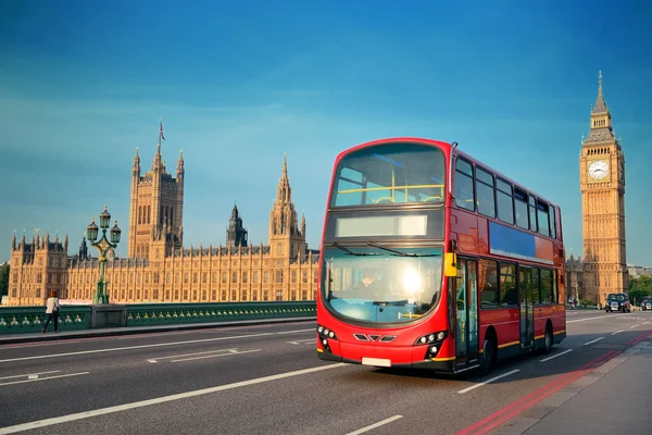 Autobus v Londýně — Stock fotografie