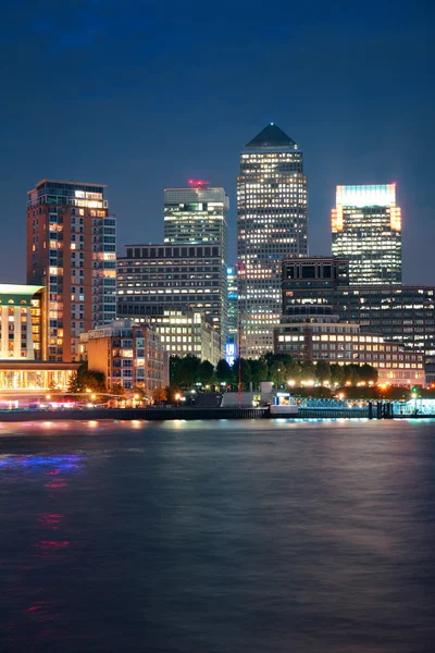 London Canary Wharf v noci — Stock fotografie