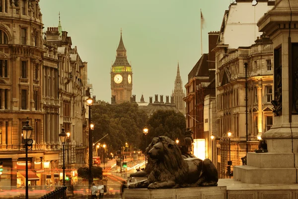 Vista de rua da Trafalgar Square — Fotografia de Stock