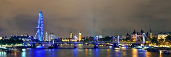 Thames Nehri gece — Stok fotoğraf