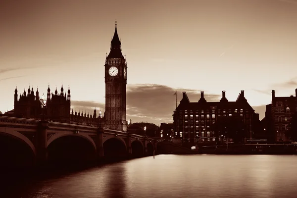 London in der Abenddämmerung — Stockfoto