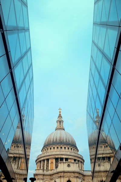 St Paul 's cathedral — Zdjęcie stockowe