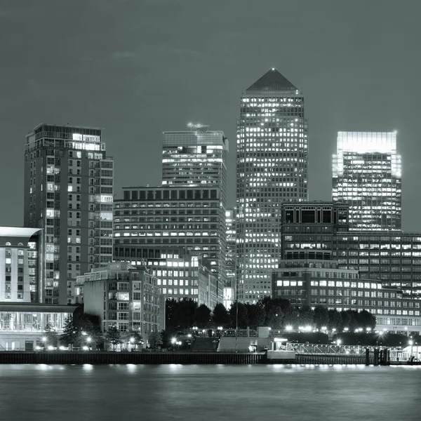 London Canary Wharf à noite — Fotografia de Stock