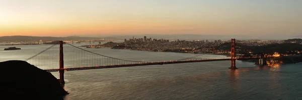 Sonnenaufgang über der goldenen Torbrücke — Stockfoto