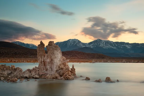 Mono jezero — Stock fotografie