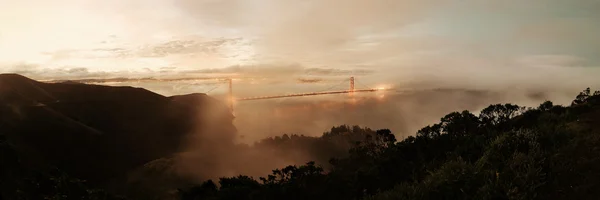 Puente de puerta de oro — Foto de Stock