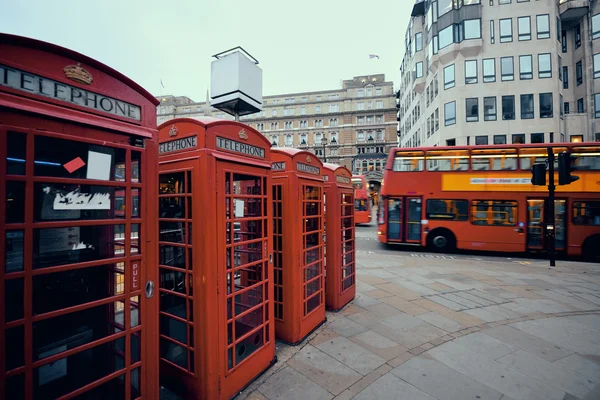 Autobus pole telefon Londyn — Zdjęcie stockowe