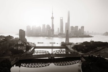 Şangay şehri hava manzaralı Pudong iş bölgesi ve Çin 'de ufuk çizgisi.