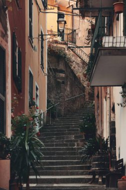 İtalya Cinque Terre 'de Monterosso sokak manzarası 