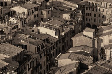 Vernazza 'daki Sokak Binaları, Cinque Terre, İtalya' daki beş köyden biri..