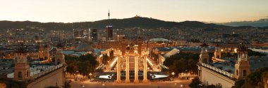 Placa Espanya Panoramik Manzarası Barselona İspanya 'da alacakaranlıkta