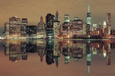 Manhattan Downtown mimari gece yansımaları ile
