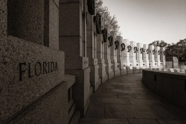ワシントンDcの噴水のある第二次世界大戦記念 — ストック写真