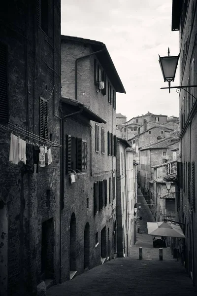 Вуличний Вид Старими Будівлями Сієні Італія — стокове фото