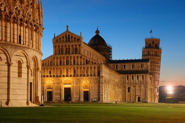 Leaning Tower Gece Katedrali Nde Pisa Talya Dünya Çapında Bilinen — Stok fotoğraf