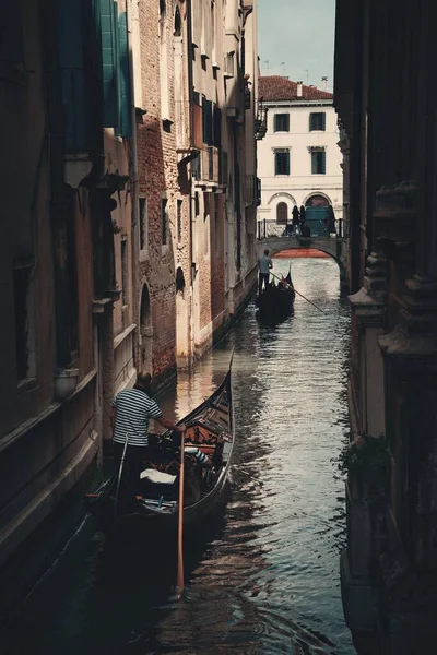 Paseo Góndola Canal Con Edificios Históricos Venecia Italia —  Fotos de Stock