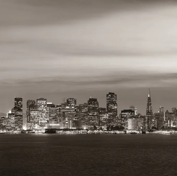 Ciudad San Francisco Skyline Con Arquitecturas Urbanas Por Noche —  Fotos de Stock