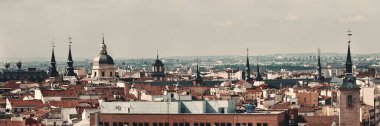 Madrid 'in İspanya' daki şehrin çatı manzarası.