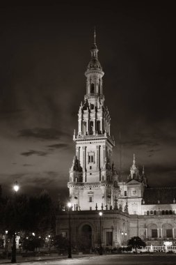 Plaza de Espana ya da İspanya Meydanı Seville, İspanya 'da gece yakın çekim görüntüsü