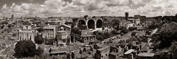 歴史的建造物の遺跡とローマフォーラム イタリア — ストック写真