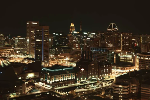 Baltimore Porto Interior Vista Para Telhado Distrito Noite Com Edifícios — Fotografia de Stock