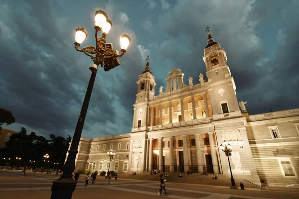 Katedra Najświętszej Marii Panny Królewskiej Almudena Nocy Madrycie Hiszpania — Zdjęcie stockowe