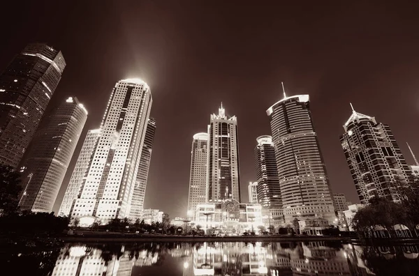 Shanghái Paisaje Urbano Por Noche Con Rascacielos Urbanos China — Foto de Stock