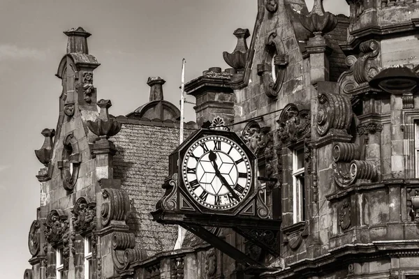 Εσοδεία Ρολόι Στο Δρόμο Στο Λίβερπουλ Της Αγγλίας Στο Ηνωμένο — Φωτογραφία Αρχείου