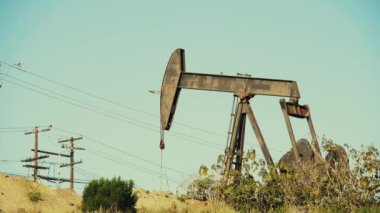 Kaliforniya, Los Angeles 'ta petrol sondaj makinesi.