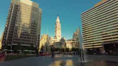 PHILADELPHIA, ABD - 2 Nisan 2021: Şehir merkezi manzaralı şehir merkezi