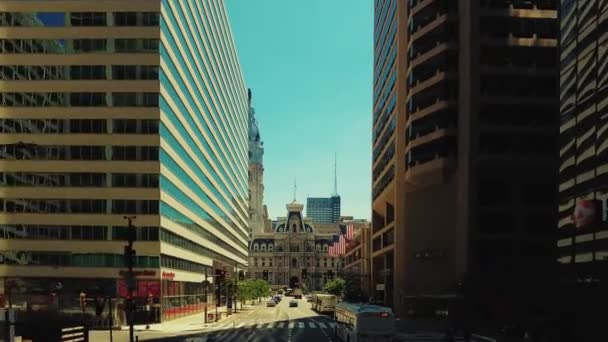 Philadelphia Usa April 2021 Drivers View Downtown City Building Cityscape — 비디오
