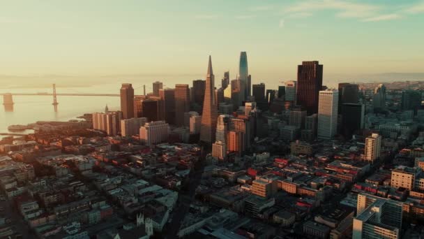 Αεροφωτογραφία Του Κέντρου Του Σαν Φρανσίσκο Κτίρια Ουρανοξύστη Την Ανατολή — Αρχείο Βίντεο