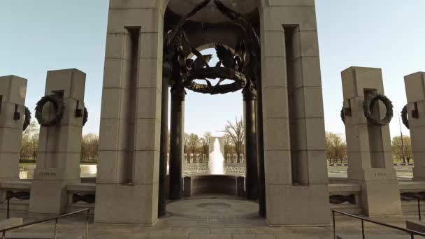 Monumento Segunda Guerra Mundial Con Fuente Washington — Vídeo de stock