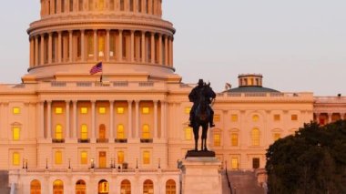 ABD Capitol Hill, Washington DC 'de gün batımının mavi saatine yakın görüntüsü