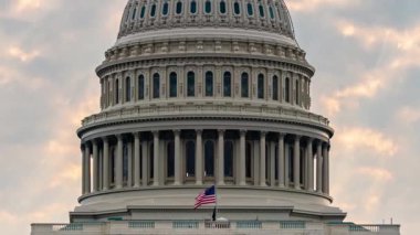 ABD Capitol Hill Kubbesi Washington DC 'de sabah güneşi saatine yakın görüntüleme