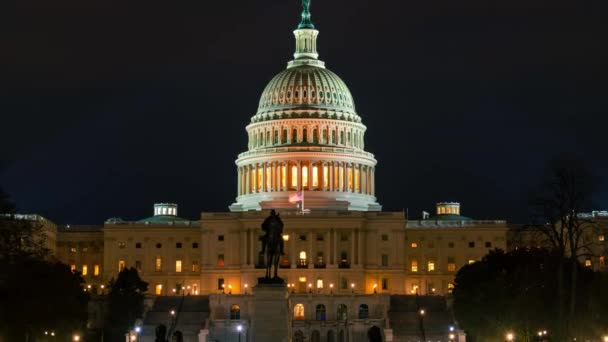 美国国会大厦的特写时间是在华盛顿特区一清早过去的 — 图库视频影像