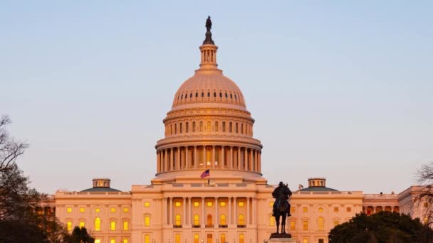 位于华盛顿特区的美国国会山特写镜头时间从日落到蓝天 — 图库视频影像