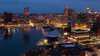Baltimore gün batımından akşam saatlerine kadar çatı manzarası