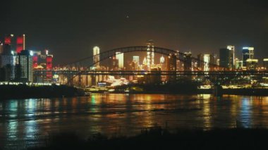 Chongqing şehri şehir mimarisi geceleri Çin 'de çatı manzarası
