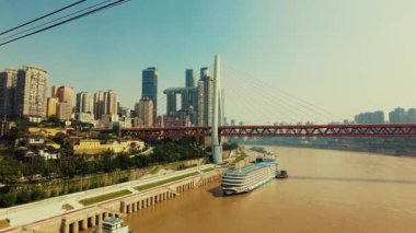 Chongqing şehri Çin 'de havadan izleniyor.