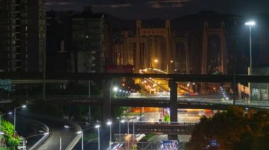 Chongqing şehir karayolu köprüsü ve yoğun trafik manzarası Çin 'de