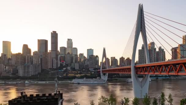 Vista Del Timelapse Ciudad Chongqing Arquitectura Urbana Puente Sobre Río — Vídeo de stock