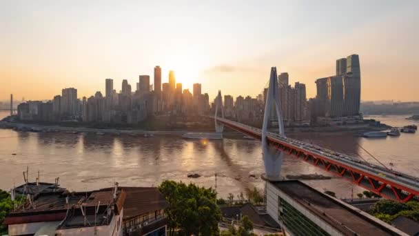 Chongqing Város Időrendje Kilátás Városi Építészet Híd Folyó Felett Naplementétől — Stock videók