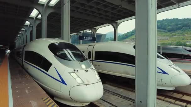 Chongqing Oct 2021 Gaotie Treni Yolcularıyla Birlikte Tren Istasyonunun Manzarası — Stok video