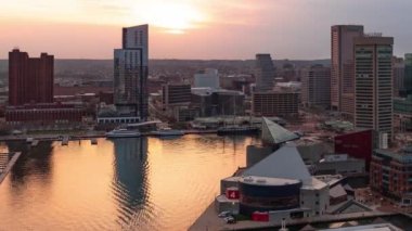 Baltimore gün batımından akşam saatlerine kadar çatı manzarası