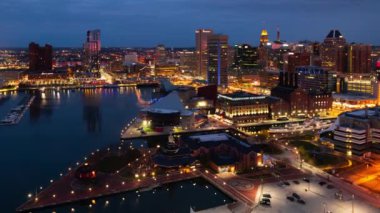 Baltimore gün batımından akşam saatlerine kadar çatı manzarası