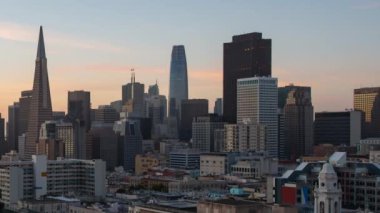 San Francisco şehri iş merkezi gökdelen zaman çizelgesi Kaliforniya 'da sabah ABD' de