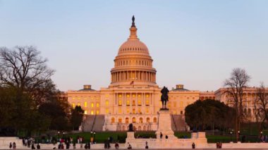 ABD Capitol Hill, Washington DC 'de gün batımının mavi saatine yakın görüntüsü